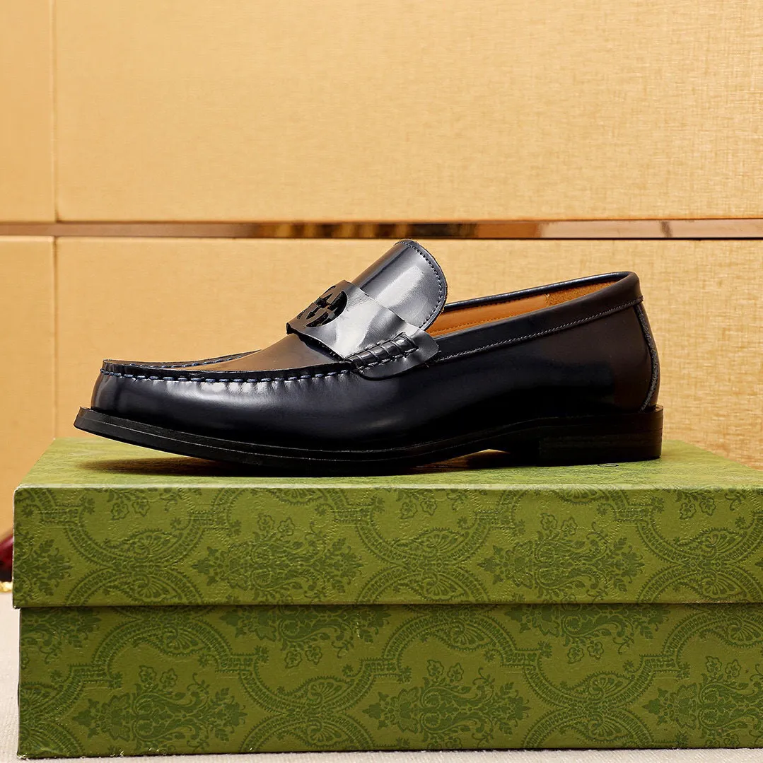 Men's shoes 💰480 💐 Product trademark: GUCCI "Gucci" casual leather shoes Regular size: 38-44 (45🉑️customized) Product materials: Selected imported first-layer open-edge beaded cowhide leather upper + luxury hardware buckle, imported water-dyed cowhide leather lining. Strong three-dimensional visual effect, combined outsole Color: 4⃣️colors available